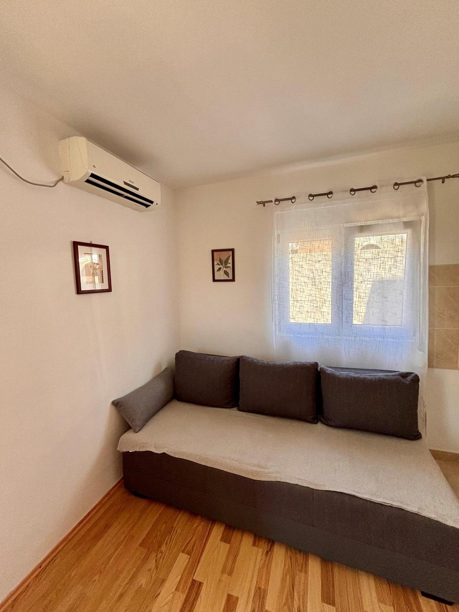 Apartmani Knezevic Posedarje Exterior photo